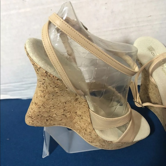 Shoes - Picture 3 of 4